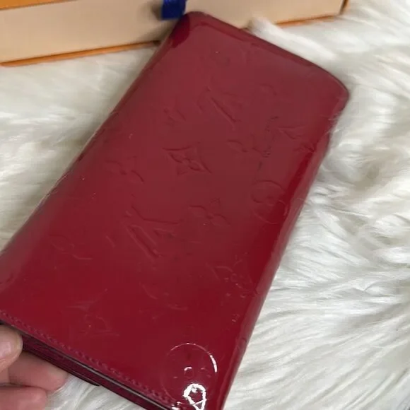 COPY - 💯Authentic Louis Vuitton Vernis Monogram Wallet 🍀 - Picture 7 of 13